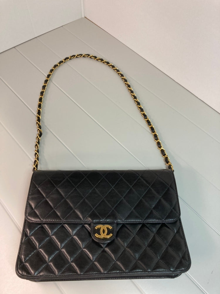 Chanel Medium CC Matelassé Cuir d’agneau Simple rabat