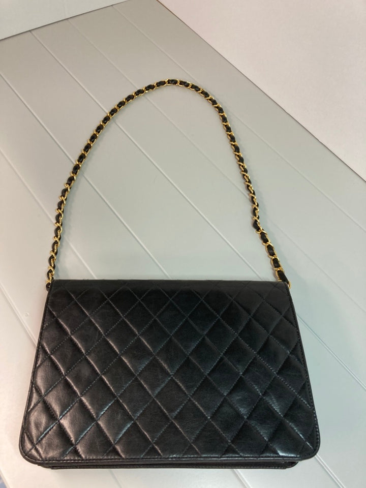 Chanel Medium CC Matelassé Cuir d’agneau Simple rabat