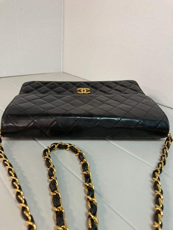 Chanel Medium CC Matelassé Cuir d’agneau Simple rabat
