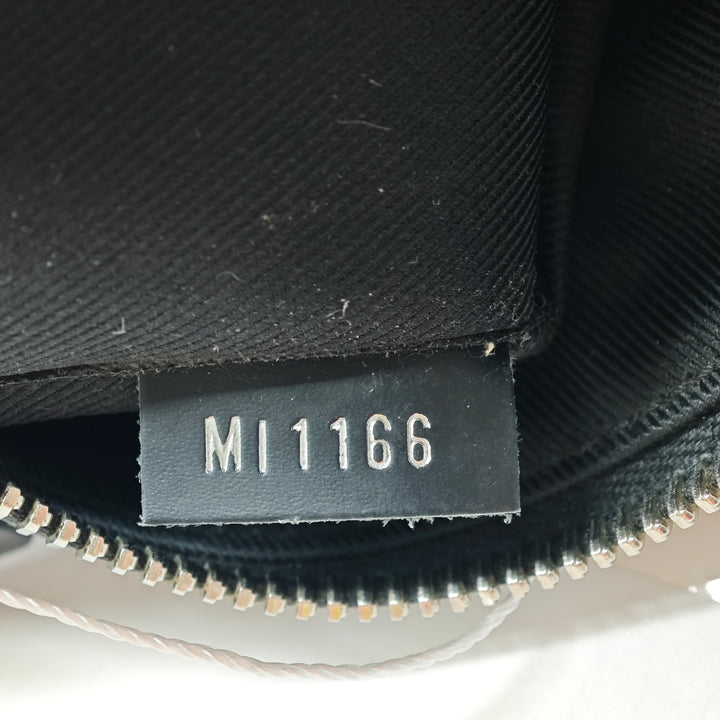 Louis Vuitton Monogram Pochette Plate MM