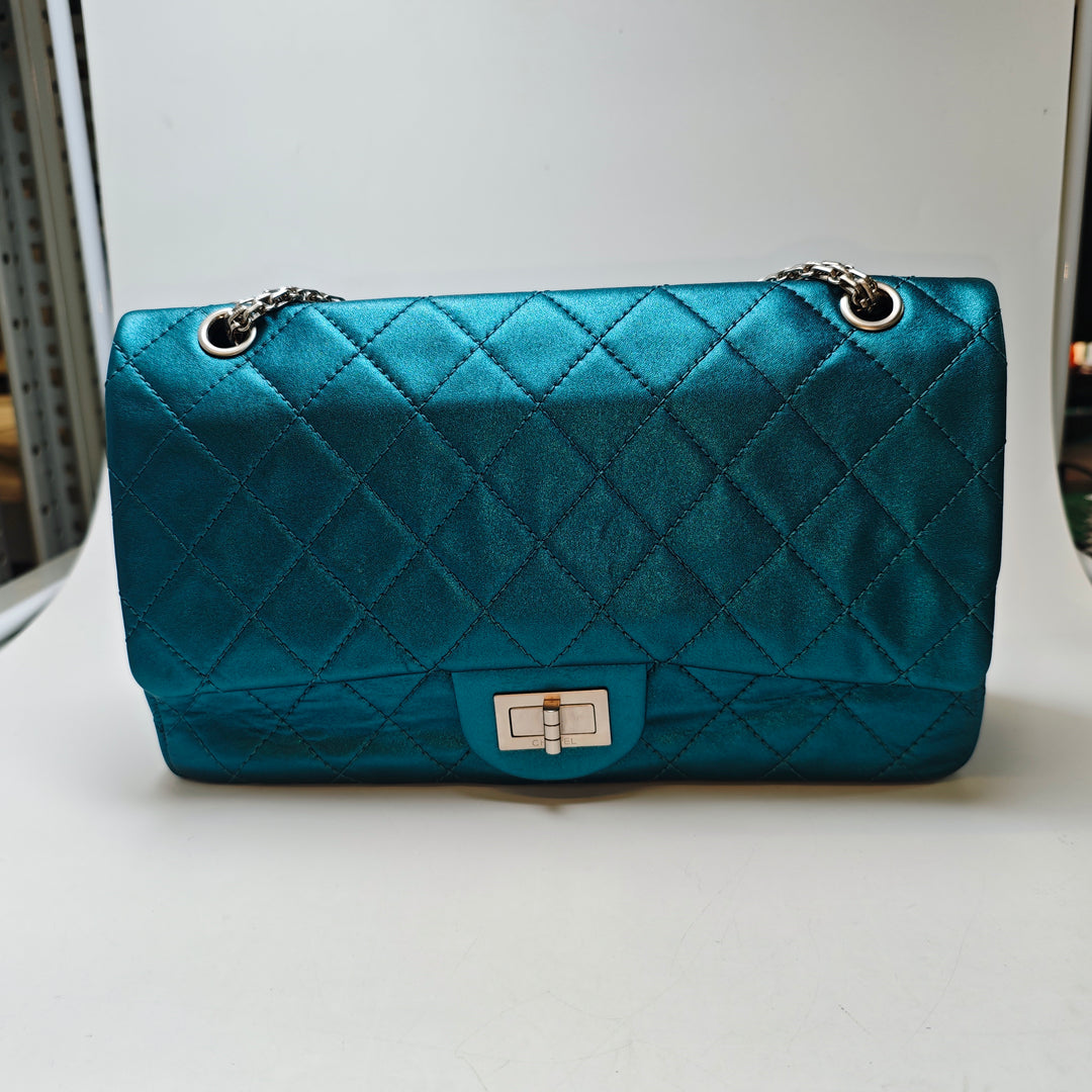 Chanel Matelassé Metallic Cuir de veau Reissue 2.55 à rabat 227