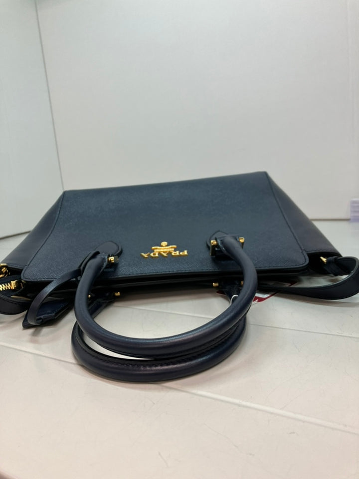 Prada Soft Veau à finitions Saffiano Lux Open Convertible Cabas