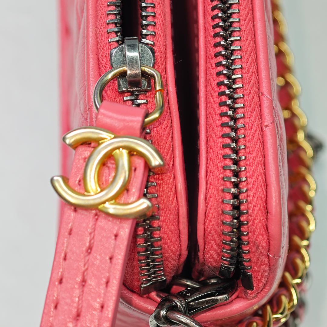 Chanel Matelassé vieilli Cuir de veau Gabrielle Double Zip Pochette avec chaîne