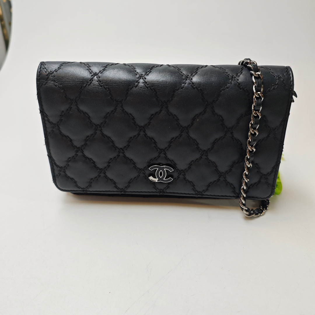 Chanel CC Matelassé Cuir de veau Double Stitch Hamptons Wallet on Chain