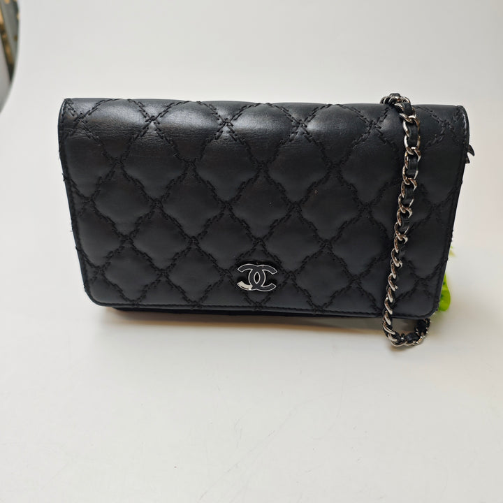 Chanel CC Matelassé Cuir de veau Double Stitch Hamptons Wallet on Chain