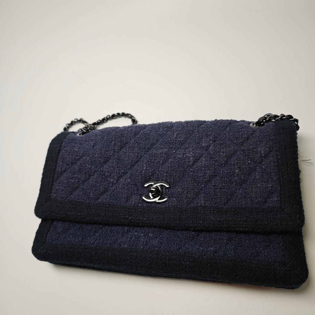 Chanel CC Matelassé Tweed Accordion à rabat