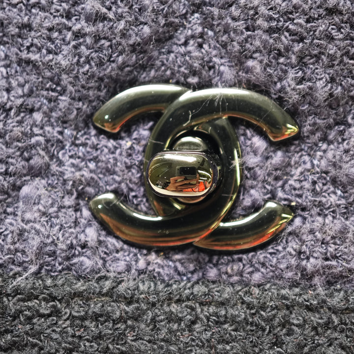 Chanel CC Matelassé Tweed Accordion à rabat