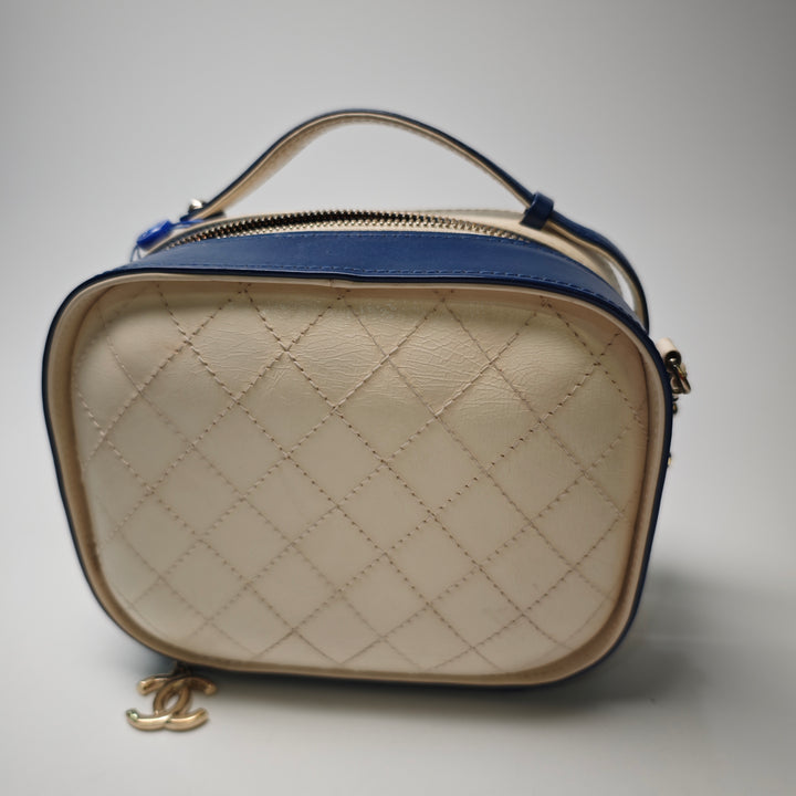 Chanel Small CC Crumpled Cuir de veau Vanity
