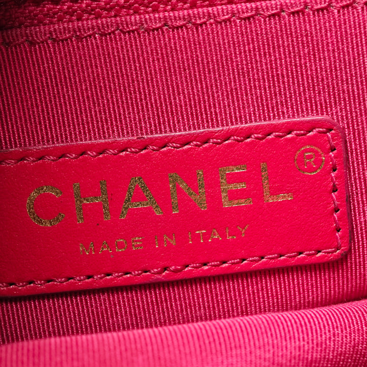 Chanel Matelassé Cuir de veau Logo Enchained Sac caméra