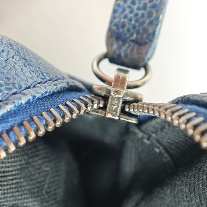 Chanel Medium Matelassé Iridescent Caviar Easy à rabat