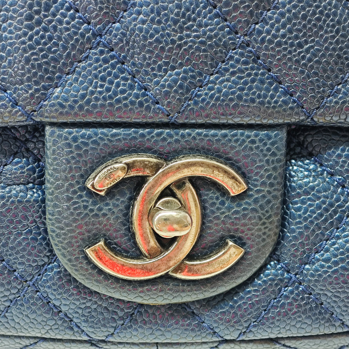 Chanel Medium Matelassé Iridescent Caviar Easy à rabat