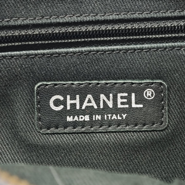 Chanel Medium Matelassé Iridescent Caviar Easy à rabat
