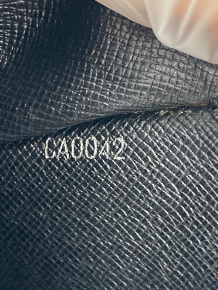 Louis Vuitton Taiga Selenga
