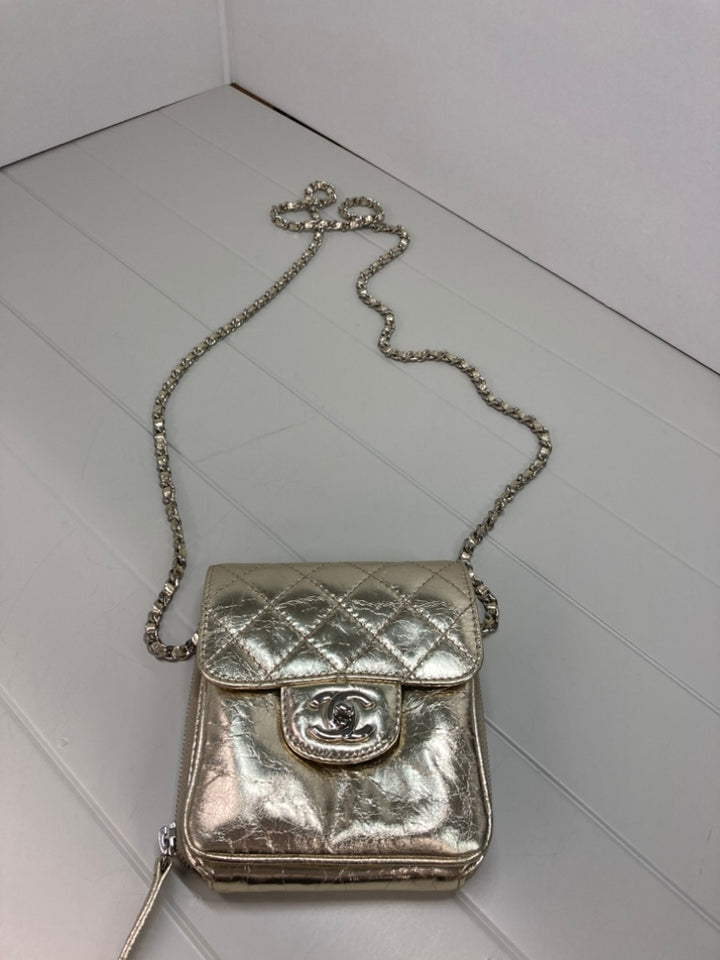 Chanel Matelassé Metallic vieilli Cuir de veau Clams Wallet on Chain
