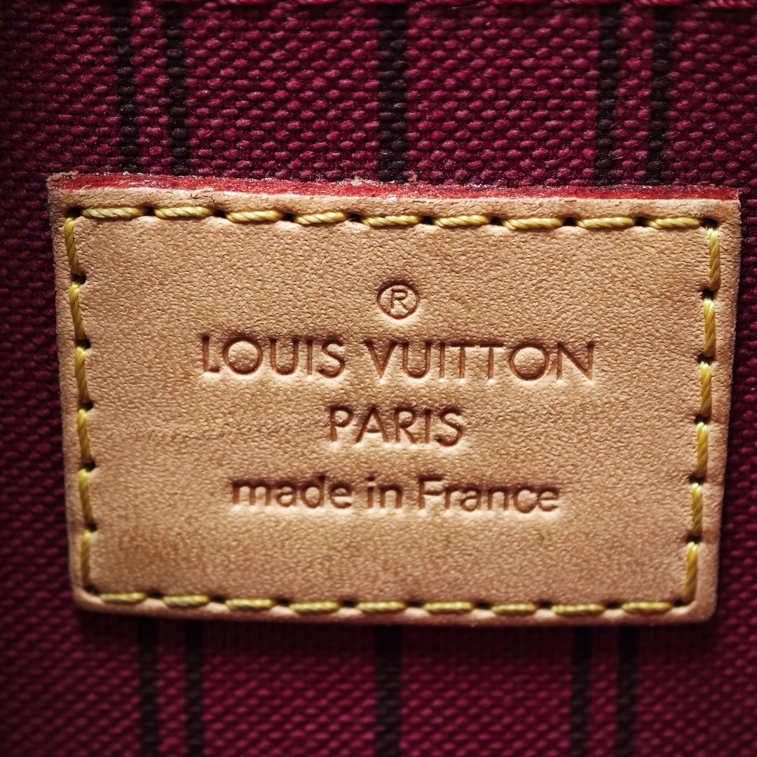 Louis Vuitton Monogram Neverfull Pochette