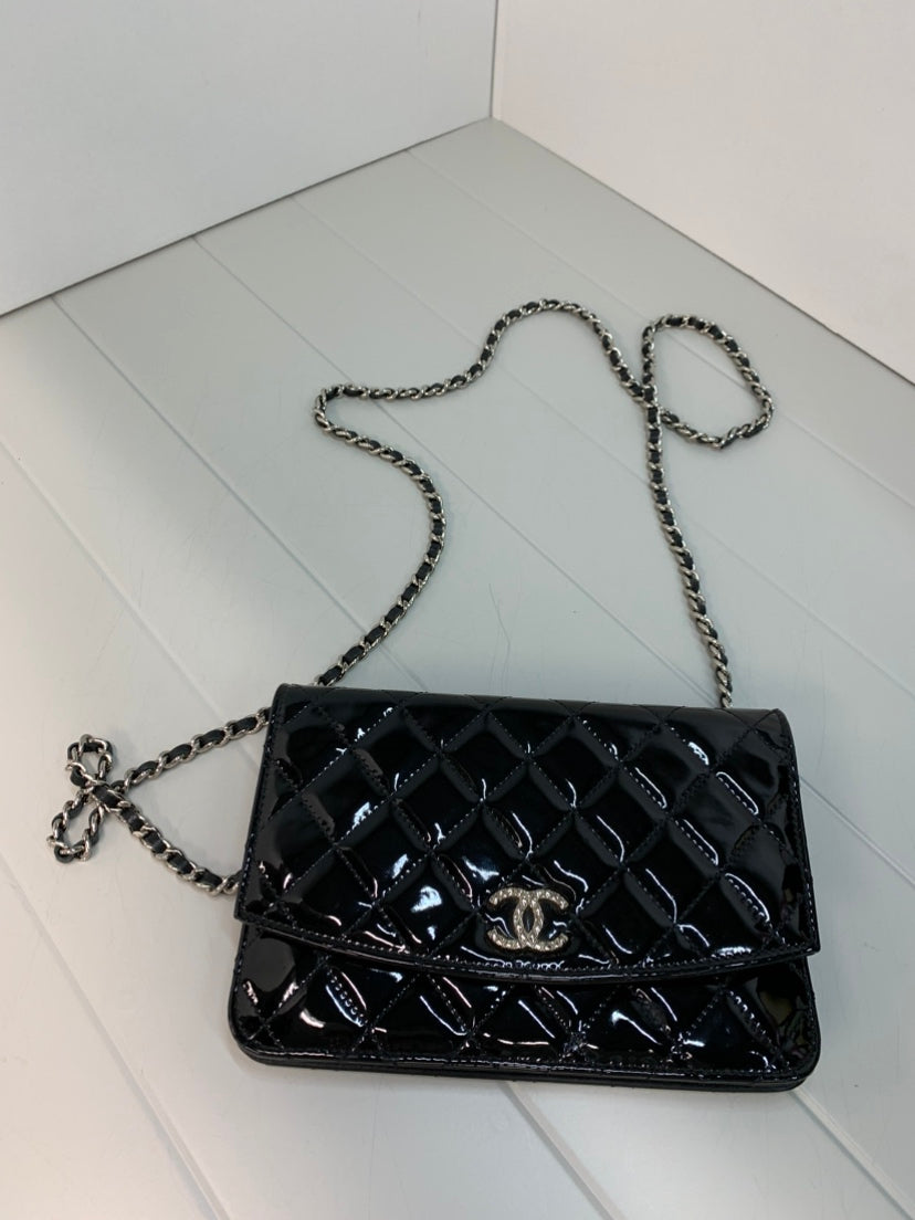 Chanel CC Matelassé Cuir verni Brilliant Wallet on Chain