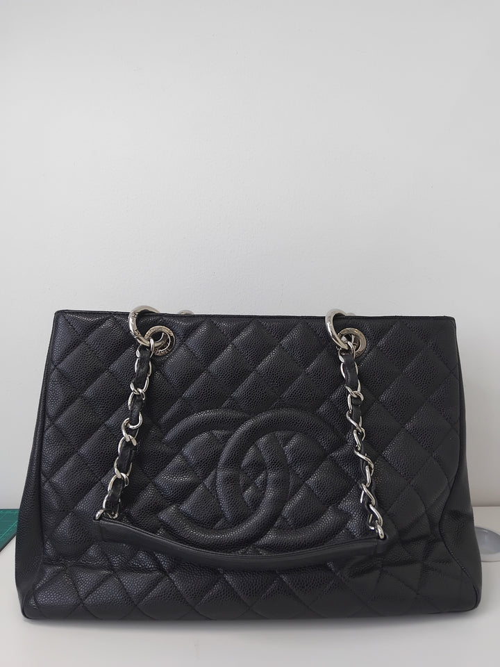 Chanel Caviar Grand Shopping Cabas