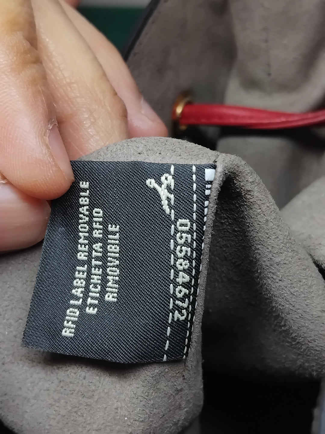 Fendi FF 1974 embossé Cuir Mon Tresor Bucket Sac