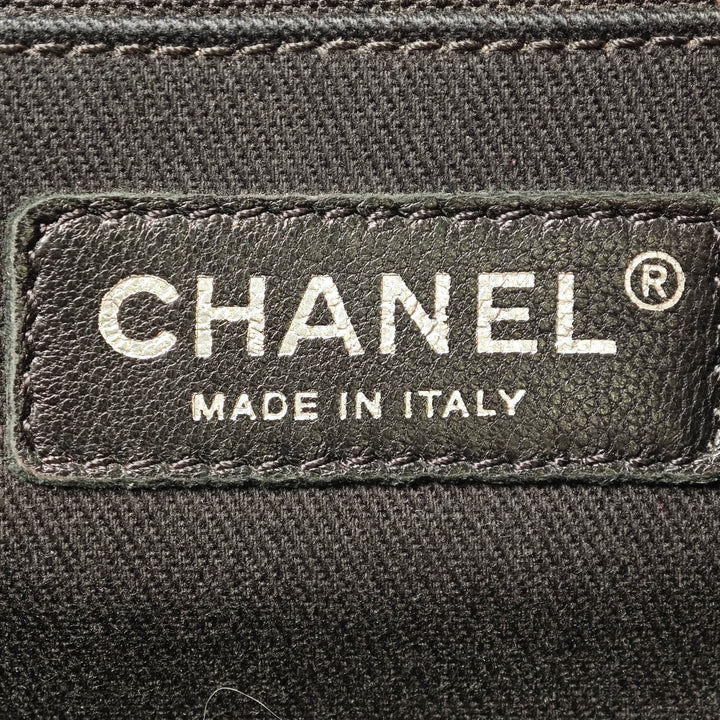 Chanel Jumbo Matelassé Iridescent Caviar Easy à rabat