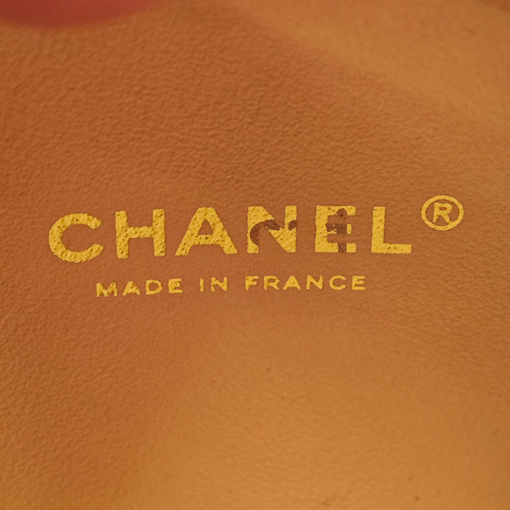 Chanel Surpiqué Cuir de veau Logo Strass et Perle Chain Rond Sac porté croisé
