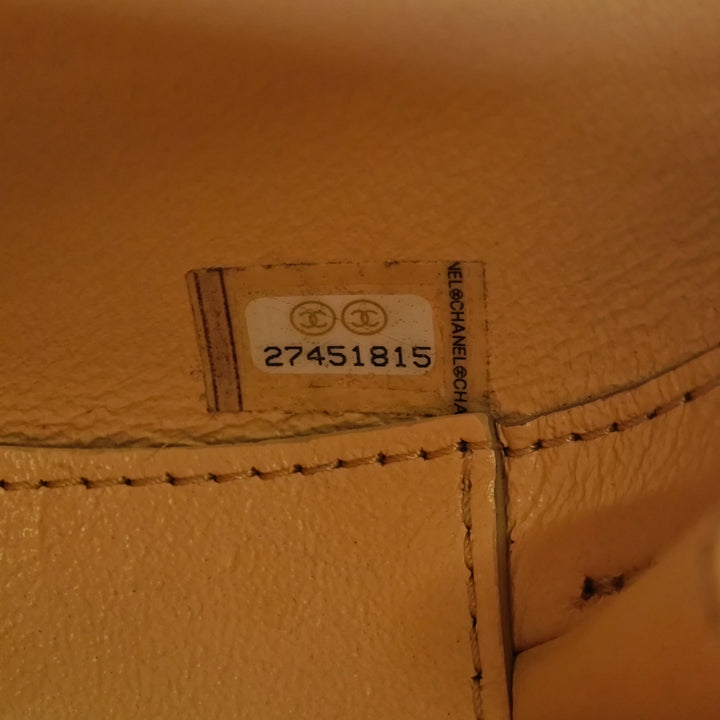 Chanel Surpiqué Cuir de veau Logo Strass et Perle Chain Rond Sac porté croisé
