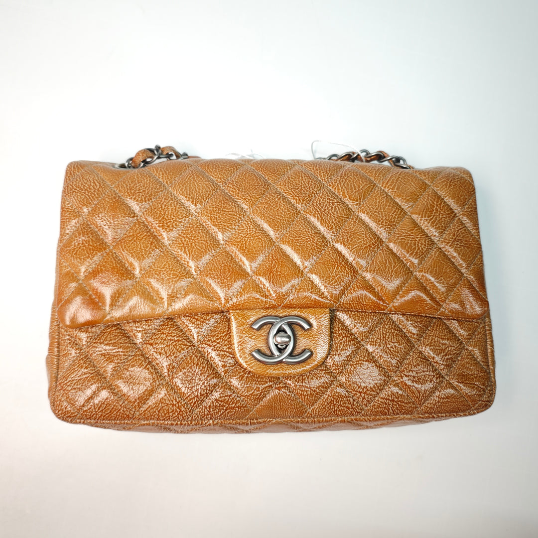 Chanel Medium Classic froissé Cuir verni Double rabat