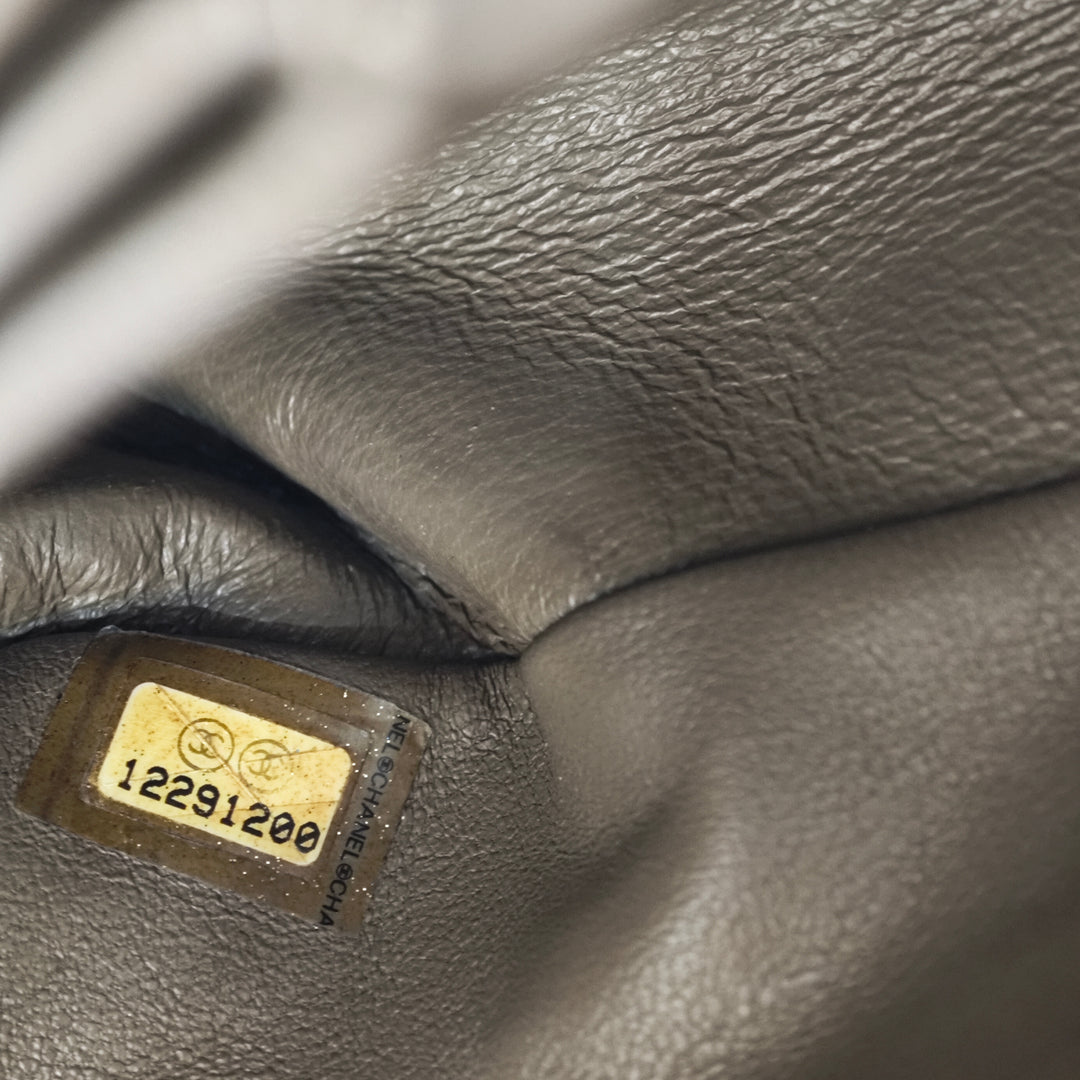 Chanel Medium Classic froissé Cuir verni Double rabat