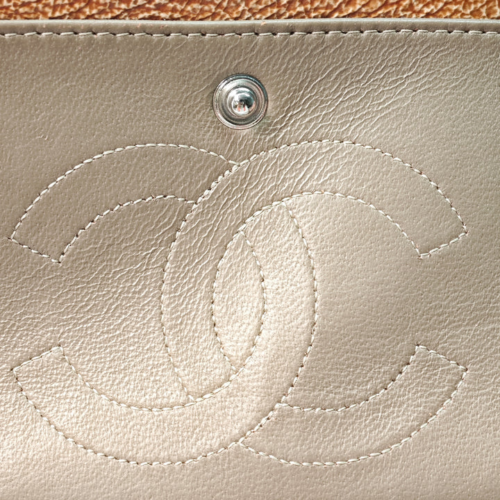 Chanel Medium Classic froissé Cuir verni Double rabat