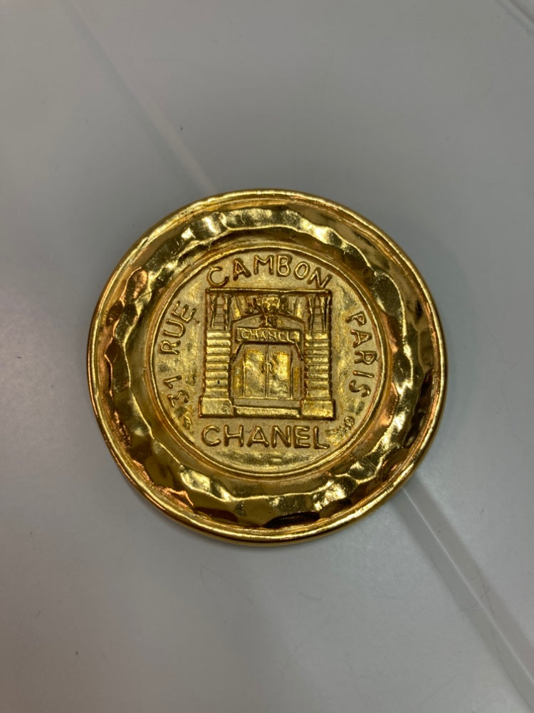Chanel plaqué 31 Rue Cambon Rond Broche