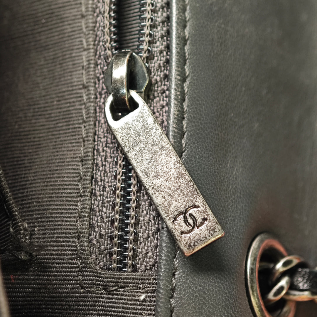 Chanel Paris Salzburg Medium Bicolor Matelassé Cuir d’agneau Tyrolean à rabat