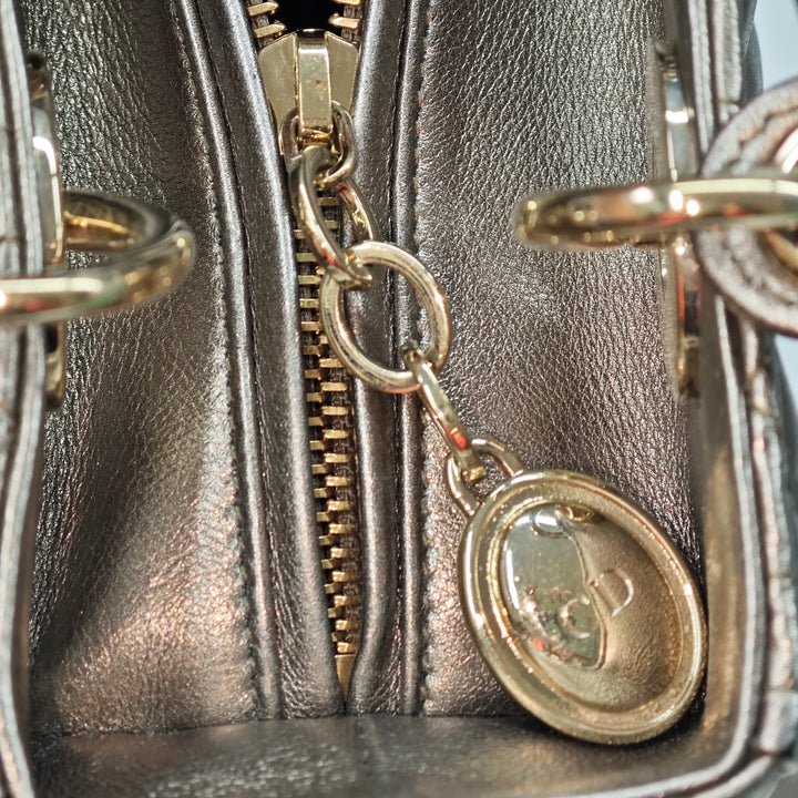 Dior Medium Metallic Cuir d’agneau Cannage Lady Dior