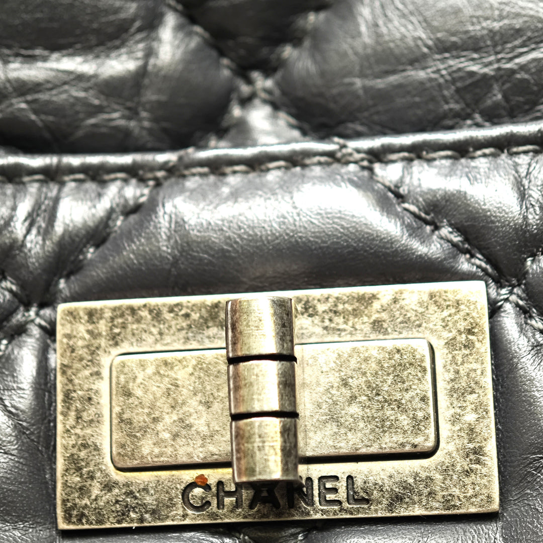 Chanel Large Matelassé vieilli Cuir de veau Reissue Sac caméra