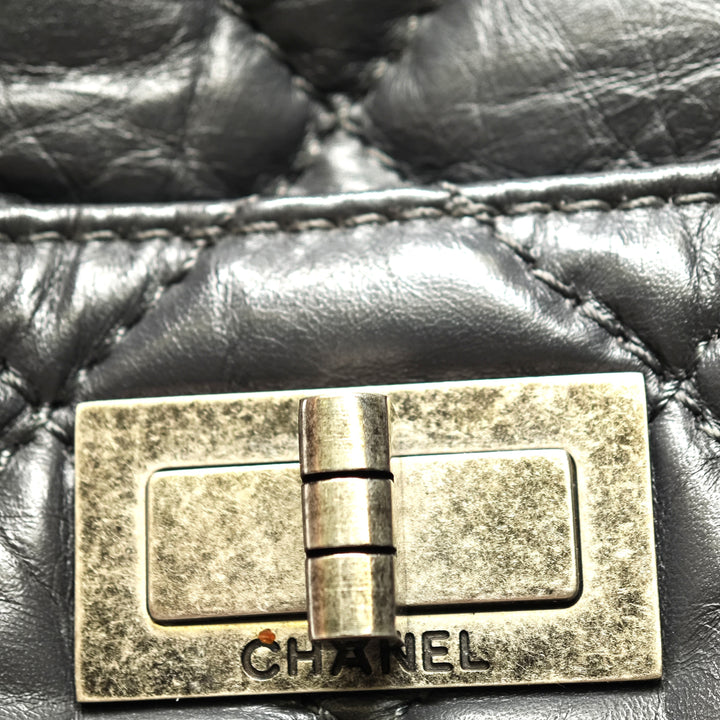 Chanel Large Matelassé vieilli Cuir de veau Reissue Sac caméra