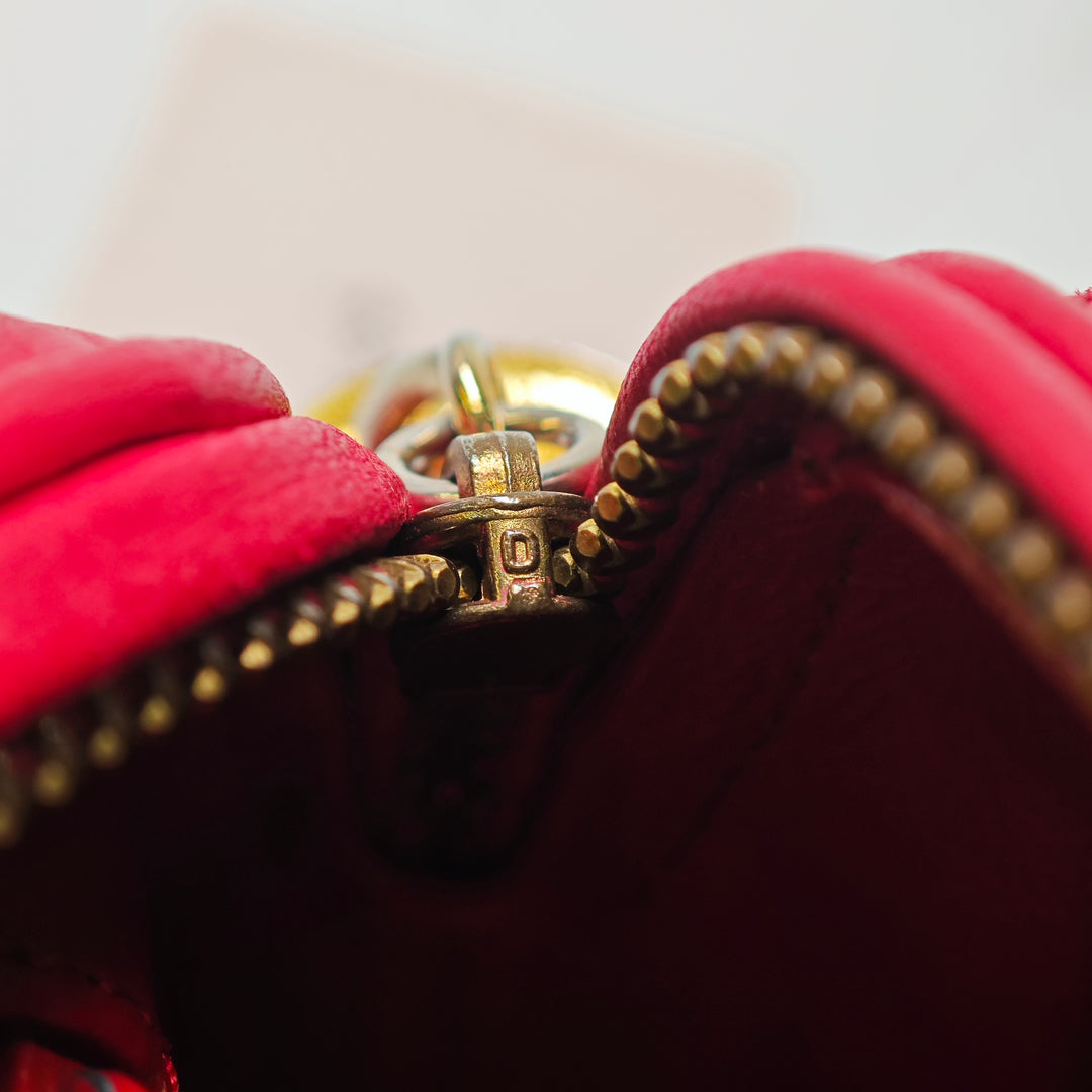 Chanel Mini Matelassé Cuir d’agneau Pompon Barrel Sac porté croisé