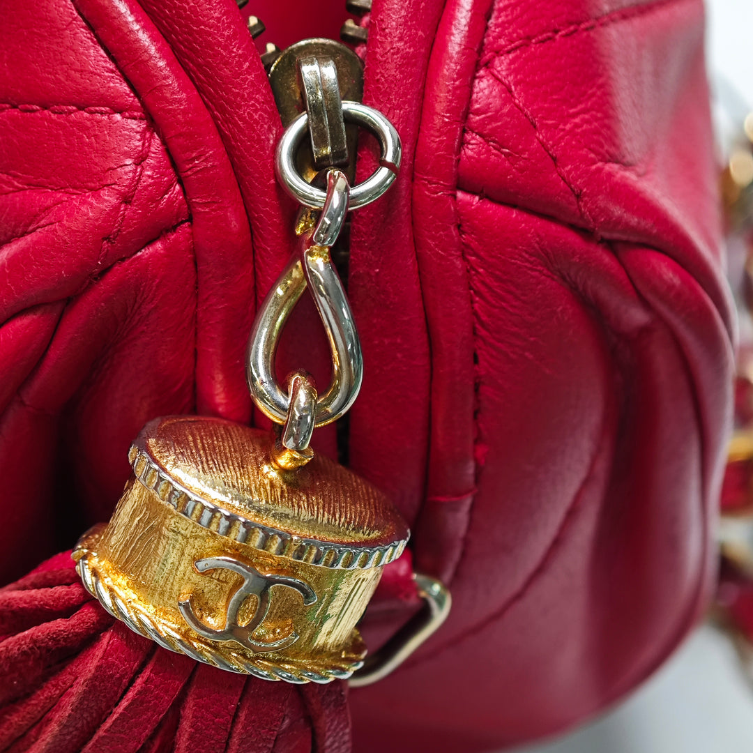Chanel Mini Matelassé Cuir d’agneau Pompon Barrel Sac porté croisé