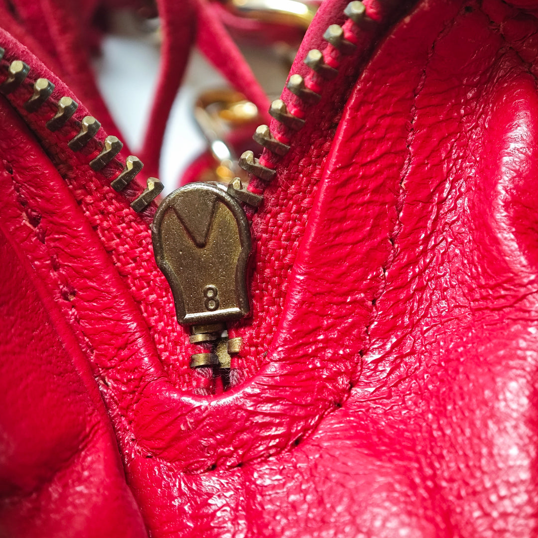 Chanel Mini Matelassé Cuir d’agneau Pompon Barrel Sac porté croisé