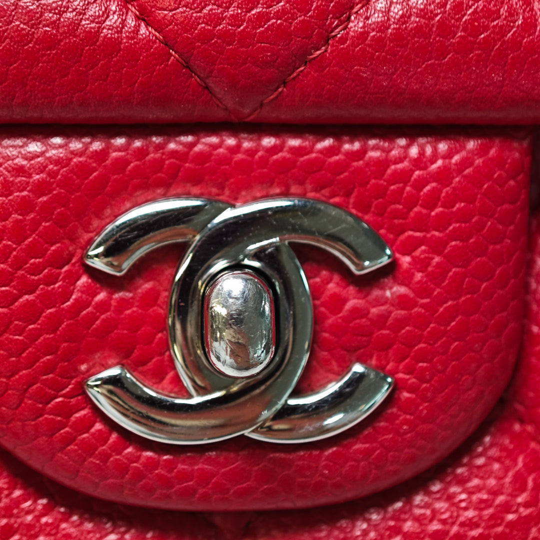 Chanel CC Matelassé Caviar à rabat Pochette avec chaîne