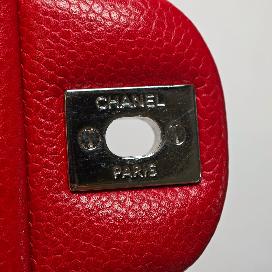 Chanel CC Matelassé Caviar à rabat Pochette avec chaîne