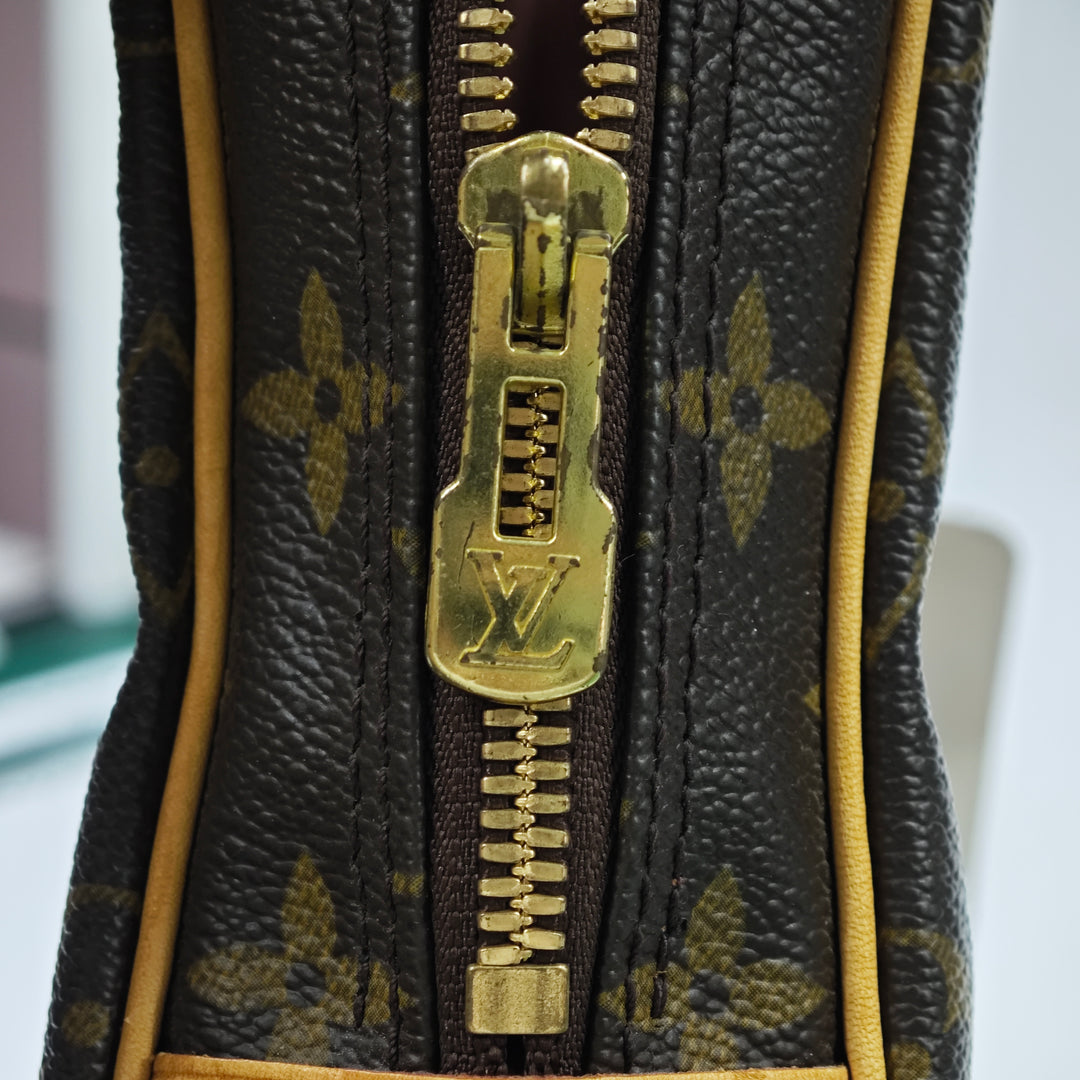 Louis Vuitton Monogram Porte Documents Voyage