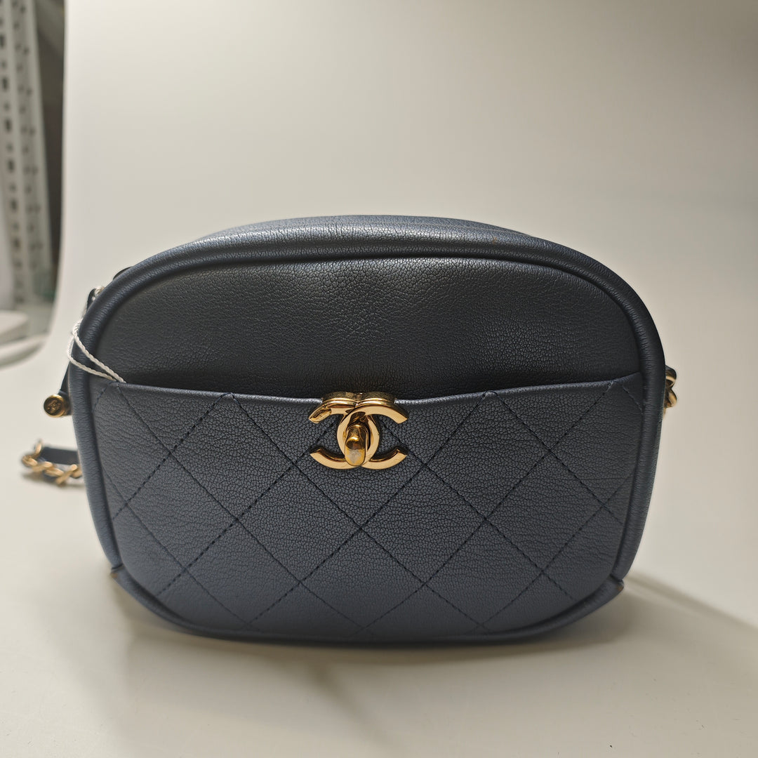Chanel Small Matelassé Metallic Cuir de chèvre Casual Trip Sac caméra