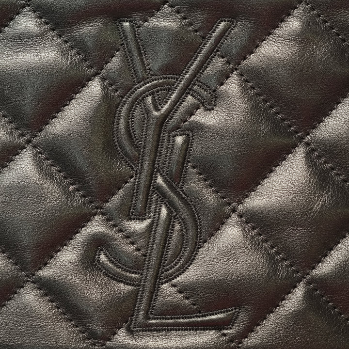 Saint Laurent Matelassé Cuir d'agneau Cassandre Cosmetic Pochette