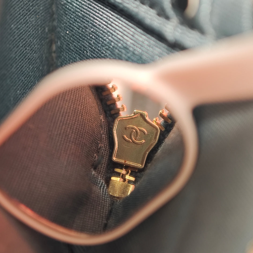 Chanel Raffia Deauville Double Zip Pochette avec chaîne