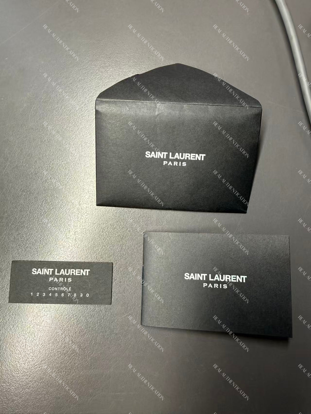 Saint Laurent Large Vinyl Le Anne Marie Sac bandoulière