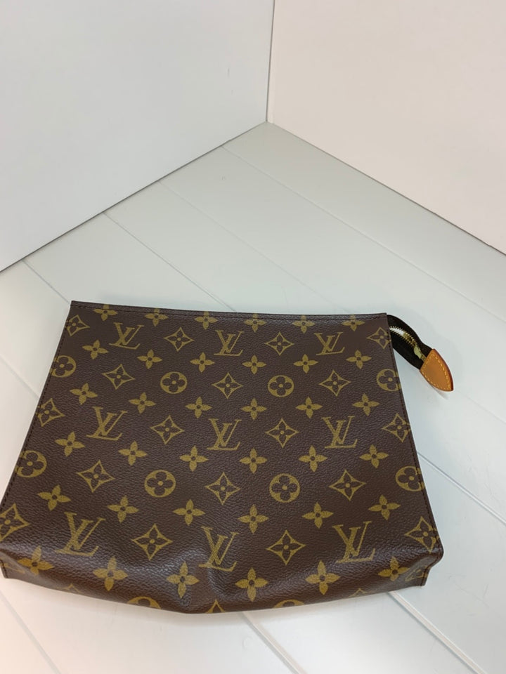 Louis Vuitton Monogram Toiletry Pochette 26