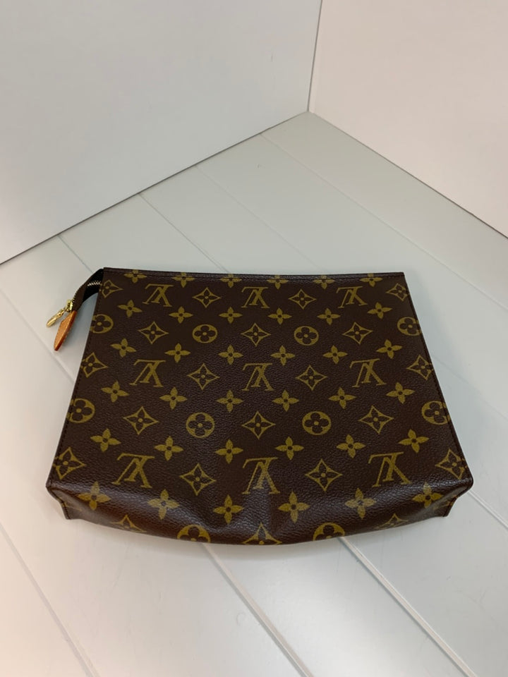 Louis Vuitton Monogram Toiletry Pochette 26