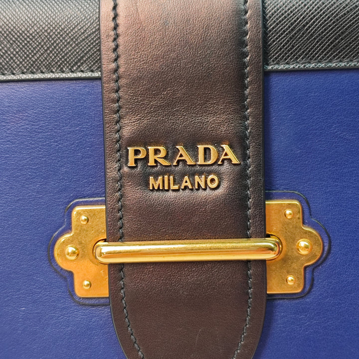 Prada Saffiano à finitions City Veau Cahier Sac porté croisé