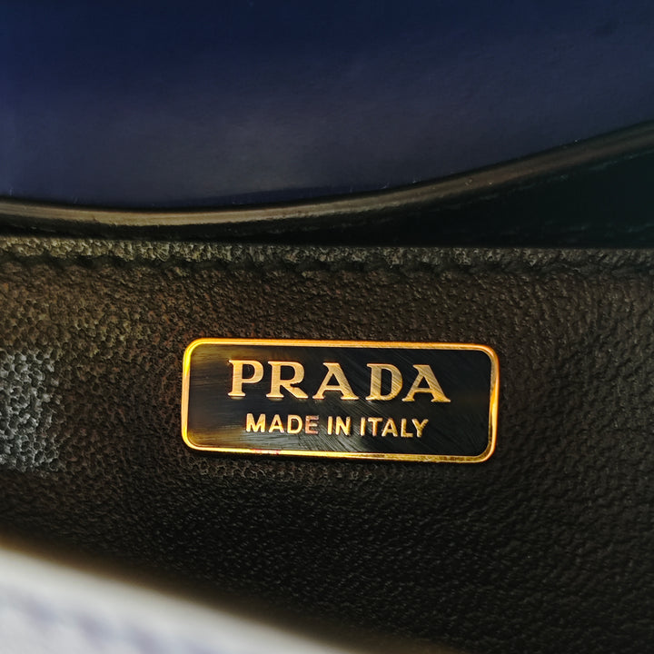 Prada Saffiano à finitions City Veau Cahier Sac porté croisé