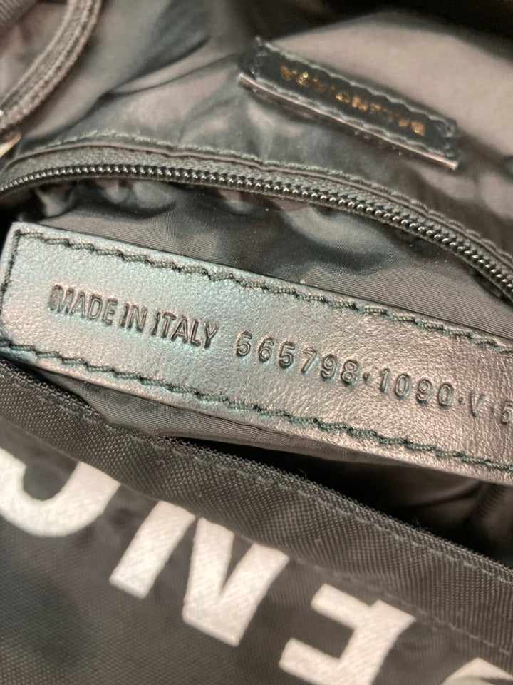 Balenciaga Nylon Wheel Sac à dos
