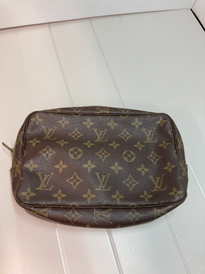 Louis Vuitton Monogram Trousse Toilette 23