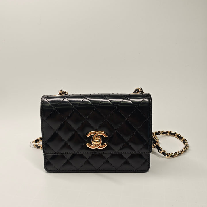 Chanel Micro CC Matelassé brillant Cuir de veau Simple rabat
